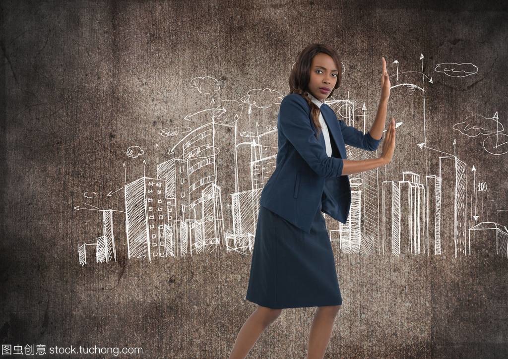 女實業家用城市圖畫推手